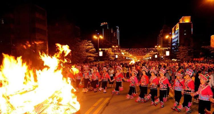 恶魔秘境守护火把攻略（火把的力量与危险——解密恶魔秘境的玩法技巧）