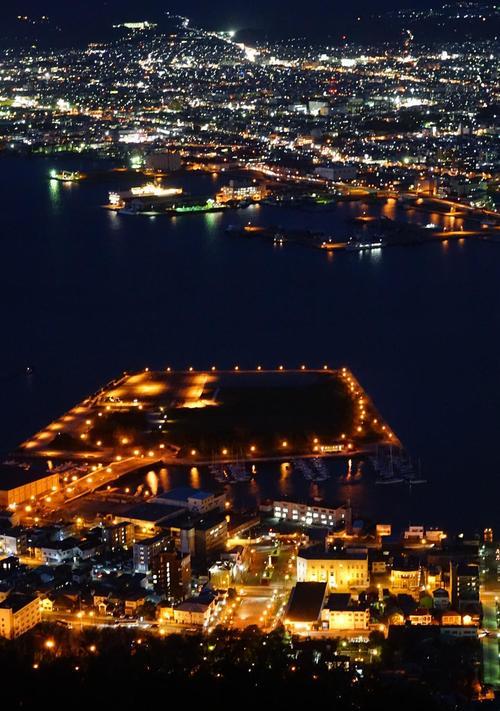 《暖暖环游世界》中函馆夜景获取棉布的方法是什么？